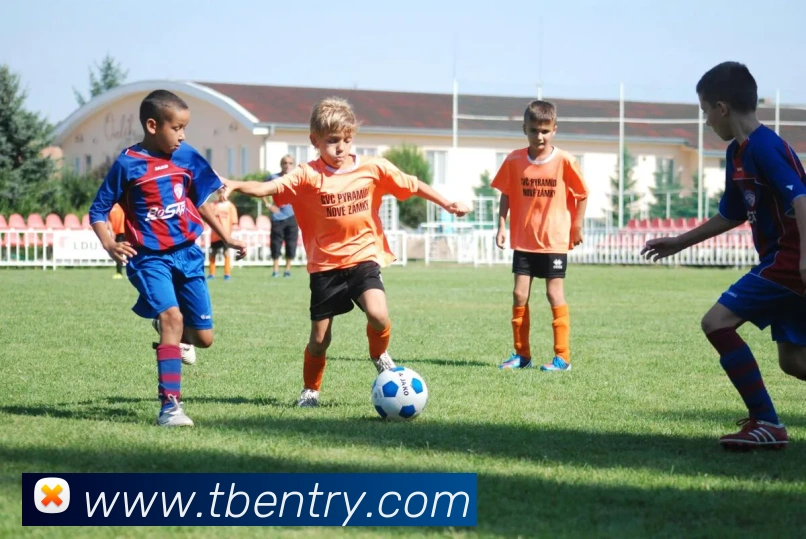 篮球比赛中如何在高比分对攻中保持合理投篮选择